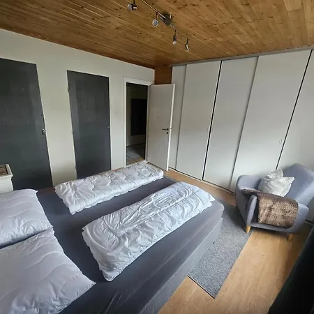 Familie Hous Hol (Buskerud)