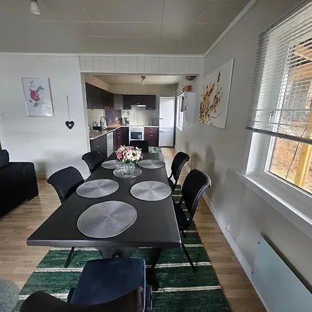 Familie Hous * Hol (Buskerud)